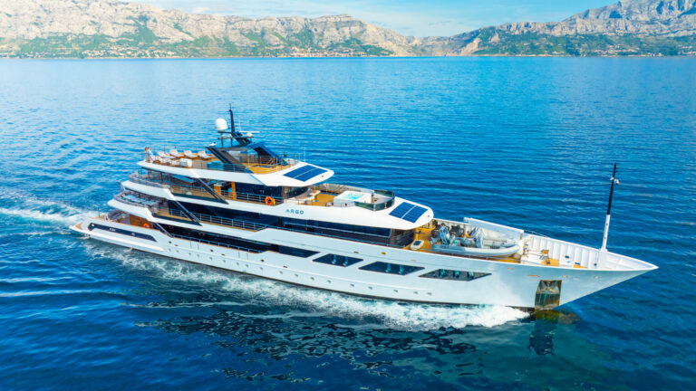 00-Argo-cruising_